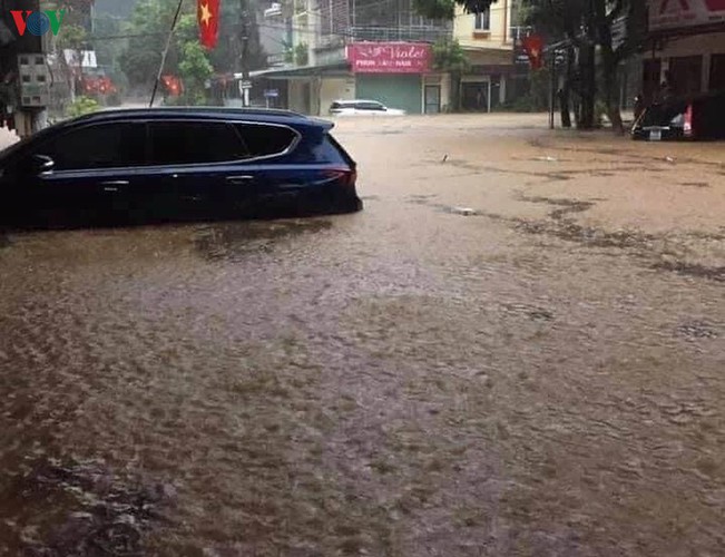 severe flooding halts hydropower plant in northern vietnam hinh 2