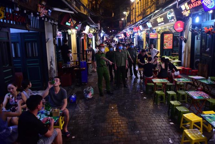 businesses in hanoi’s old quarter shutdown amid covid-19 fears hinh 10