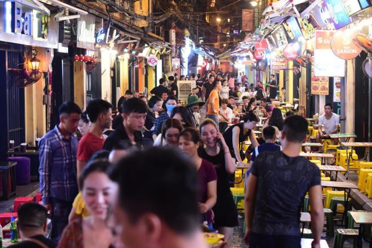 businesses in hanoi’s old quarter shutdown amid covid-19 fears hinh 1