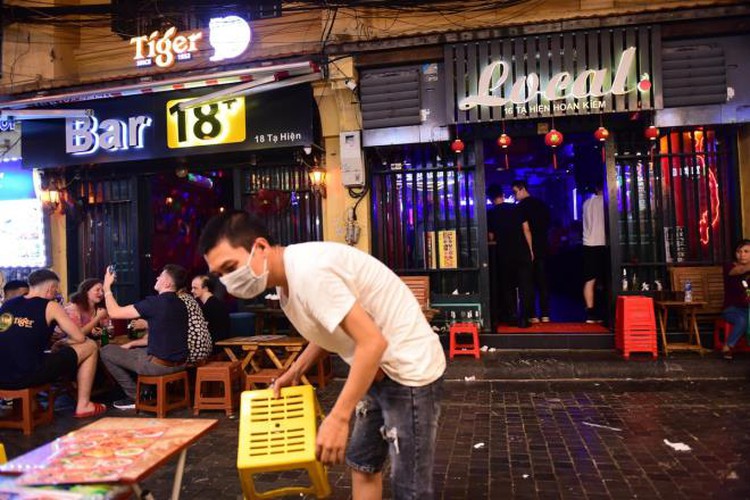 businesses in hanoi’s old quarter shutdown amid covid-19 fears hinh 8