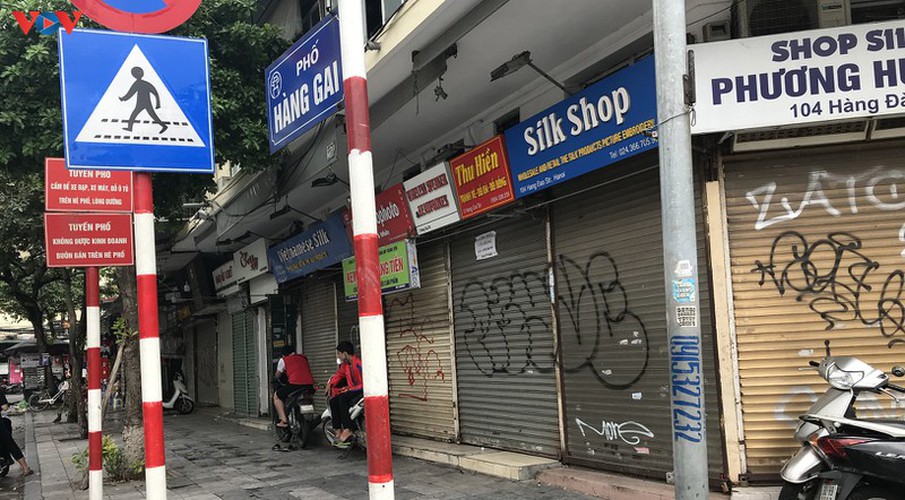 hanoi’s old quarter businesses bear brunt of covid-19 impact hinh 1