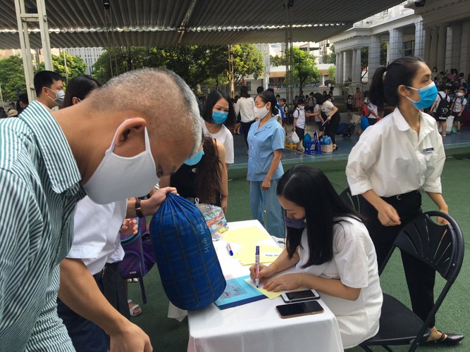 students in hanoi head back to school on september 1 hinh 6