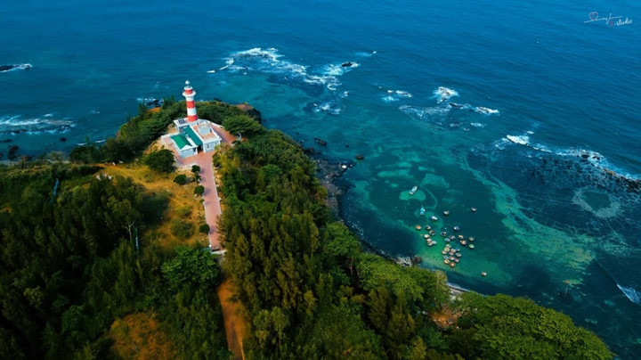 stunning beauty of quang ngai captured from above hinh 1