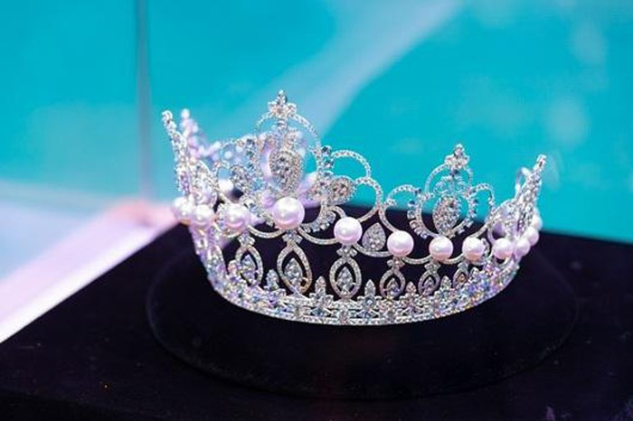 tiara unveiled for miss world vietnam 2019 pageant hinh 1
