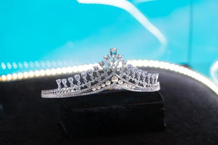 tiara unveiled for miss world vietnam 2019 pageant hinh 4