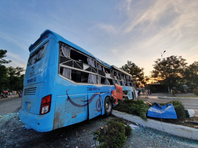 one killed and 40 injured following road traffic accident in khanh hoa hinh 2