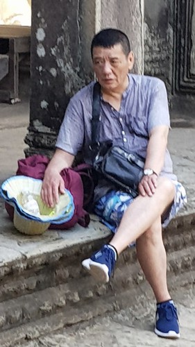 in photos: pickpocket gang targets foreign travelers in vietnam hinh 4