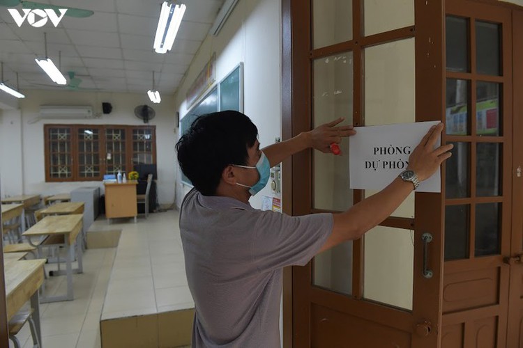 hanoi disinfects exam sites to mitigate covid-19 risk hinh 10