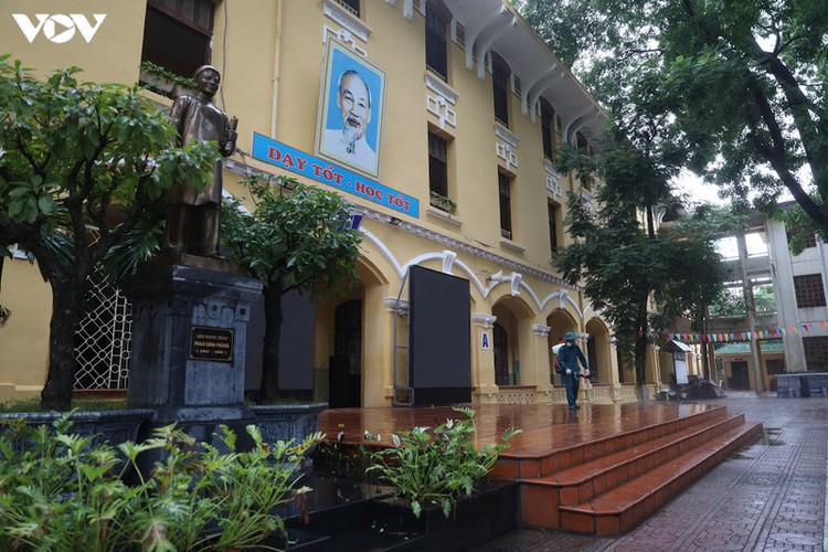 hanoi disinfects exam sites to mitigate covid-19 risk hinh 1