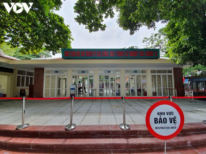 historical relic sites in hanoi left deserted amid covid-19 fears hinh 11