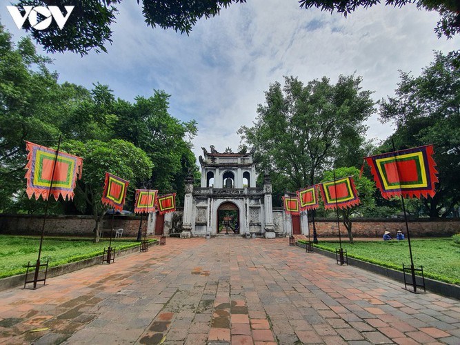 historical relic sites in hanoi left deserted amid covid-19 fears hinh 1