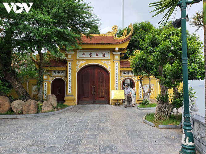 historical relic sites in hanoi left deserted amid covid-19 fears hinh 4