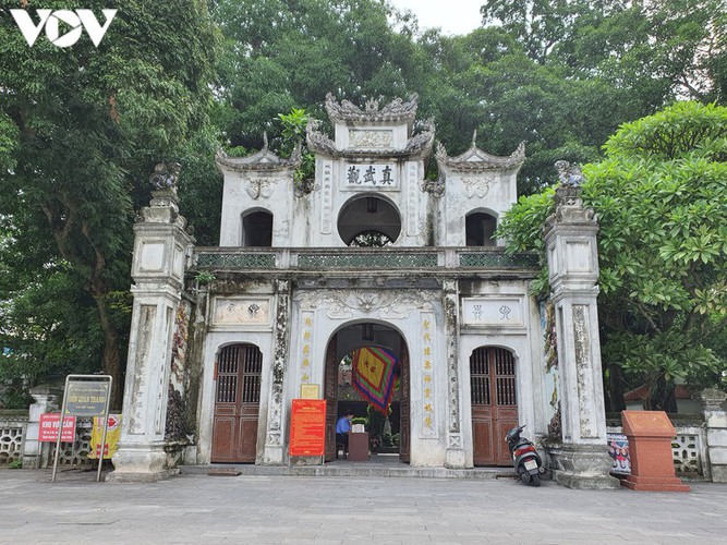 historical relic sites in hanoi left deserted amid covid-19 fears hinh 7