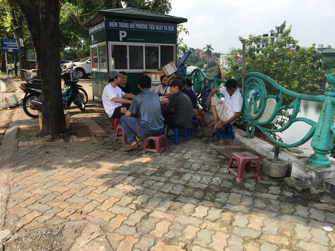 hanoi market porters struggle to survive covid-19 outbreak hinh 5