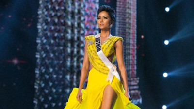 Yellow evening gown worn by H’Hen Nie wins Miss Universe award