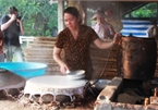 Cai Rang traditional craft village serves visitors with Hu Tieu noodle