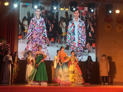 Korean and Vietnamese traditional outfits featured at Hanoi Passion Show