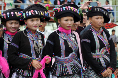 Traditional costumes of the Lu ethnic minority