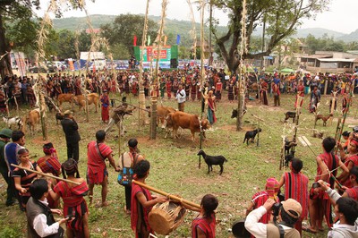 Arieu Ping, the reburial festival of the Pa Ko