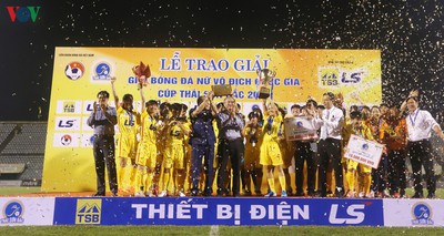 HCM City 1 FC lifts Vietnam Women’s Football Championship trophy