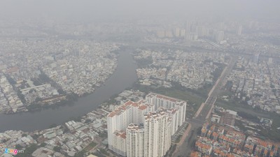 Citizens of HCM City wake to a city blanketed in thick fog