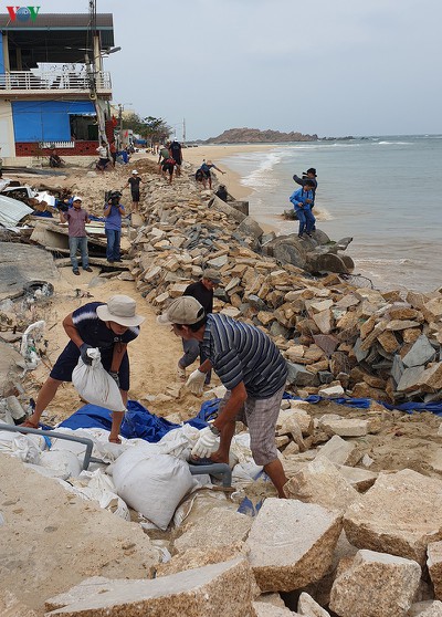 Vietnam's central region prepares for impending impact of storm Nakri