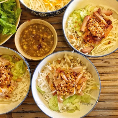 Unmissable food streets of HCM City