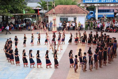 Xoang dance of the Ba Na