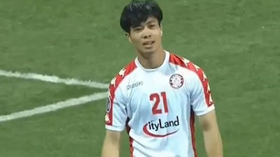 Striker Cong Phuong hailed after stellar AFC Cup performance