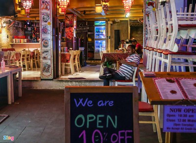 Bui Vien walking street remains deserted after re-opening