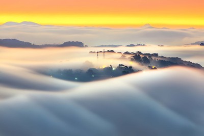 Romantic Da Lat hidden in magnificent morning clouds