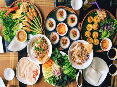 Must-try street food options for a day trip to Hoi An