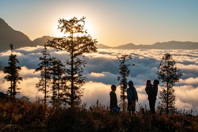 Wonderful Sa Pa seen amid white clouds