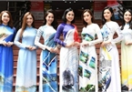 Beauty queens shine in Ao Dai bearing images of national sea and islands