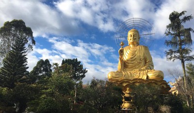 Van Hanh Zen monastery preserves quartz crystal pictures, antiquities