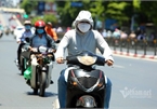 Hanoi endures second heat wave, temperatures drop in HCM City