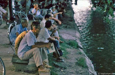 Peaceful moments captured in scenes from 1990s Hanoi