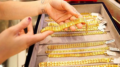 Gold prices hit nine-year high after reaching VND50.4 million per tael