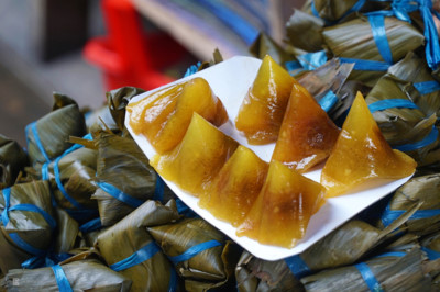 HCM City's Ba Hoa market enjoys brisk trade for Doan Ngo festival