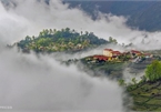 Y Ty cloud hunting season in Lao Cai province