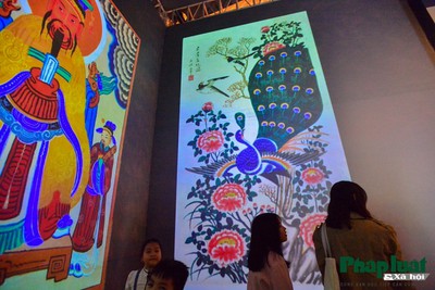 Hang Trong folk paintings go on display using 3D technology in Hanoi