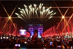 Jubilant scenes as revelers around the world celebrate the New Year