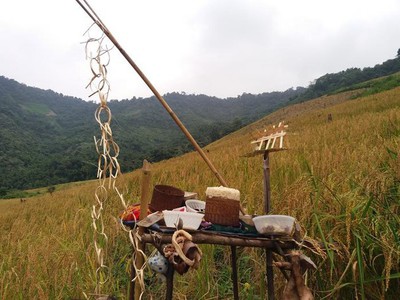 Wedding and new rice ceremonies of Kho Mu people