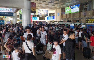 Airport runway repairs cause congestion nightmare