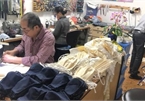 Vietnamese in Germany sew COVID-19 masks for local doctors