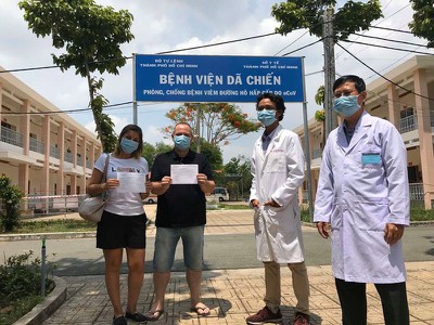 Three more foreigners recover from COVID-19 in Vietnam