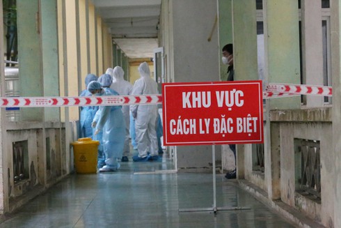 covid-19: another imported case confirmed, vietnam has 373 cases hinh 0