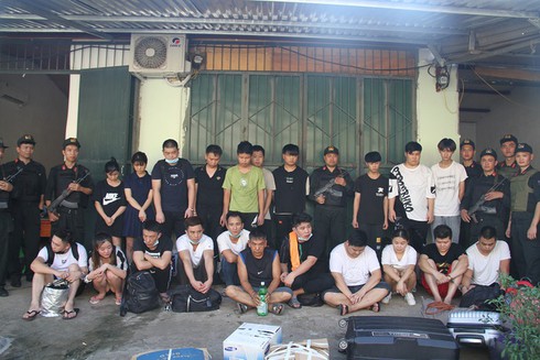 vietnam detains 21 chinese fugitives in disguised farm hinh 0