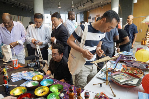 vietnam joins in celebration for asian–pacific heritage month in us hinh 1