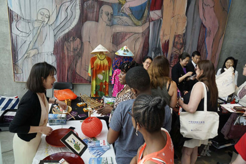 vietnam joins in celebration for asian–pacific heritage month in us hinh 2